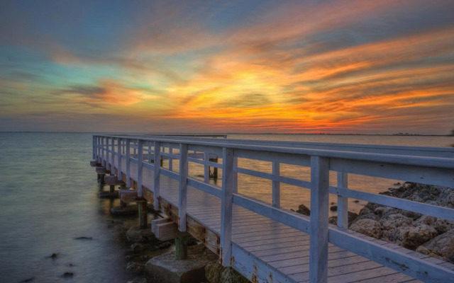 Sailport Waterfront Suites