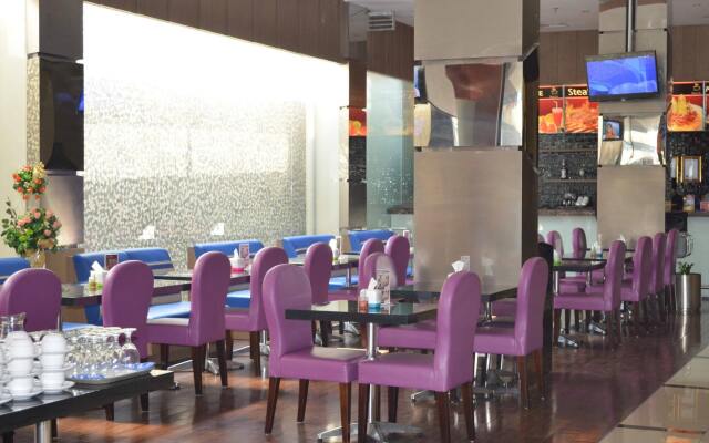 World Hotel