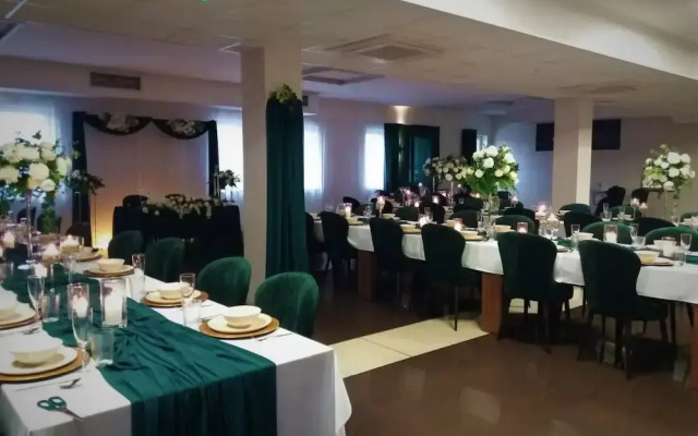 Hotel Świt