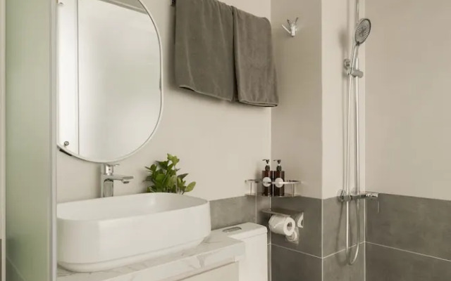 HoLo Ba Dinh Hanoi - Serviced HomeStay