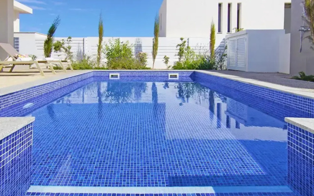 Amelia Paralimni in Paralimni
