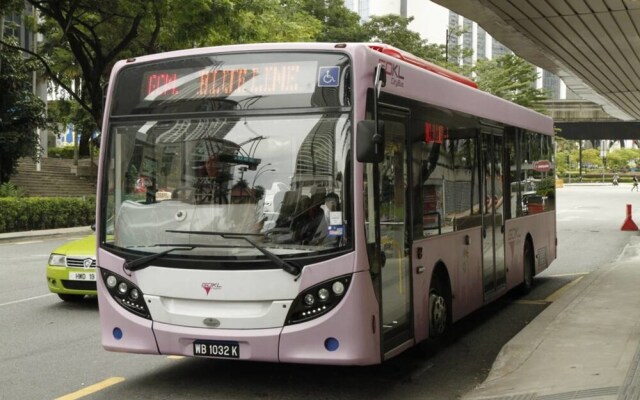 Soho Suites At Klcc By Plush