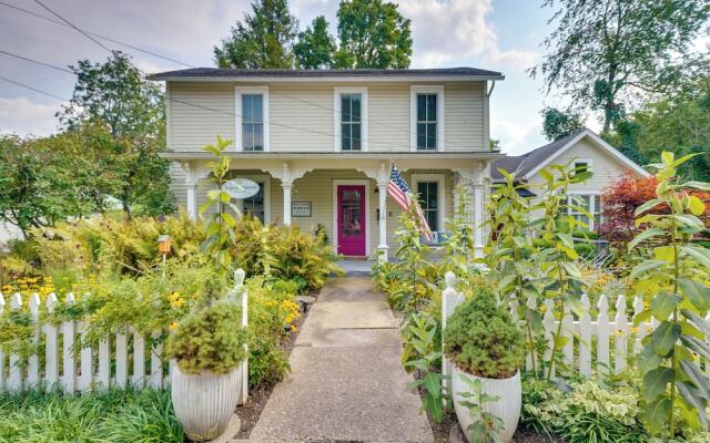 'the Porch House' Located in Historic Village