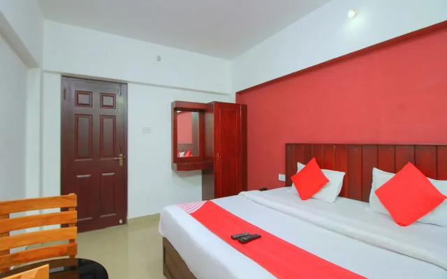 OYO 15479 Vista Suites Kalatty