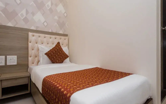 Golden Arch By OYO Rooms