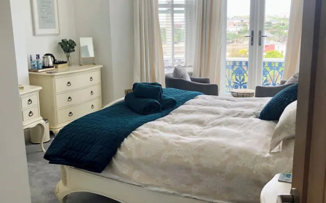 Lazy Waves Boutique B&B