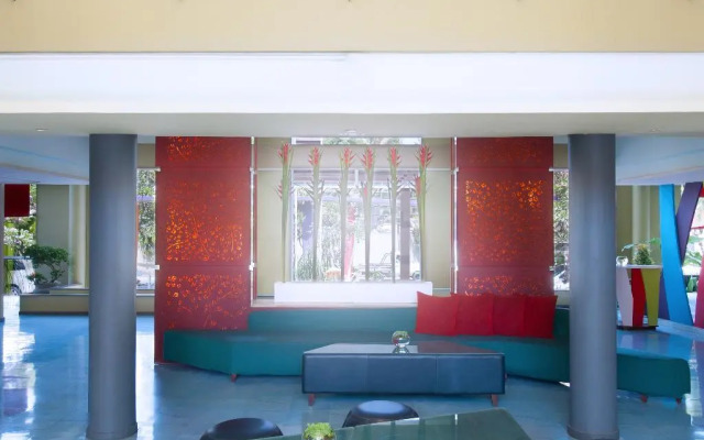 Отель ibis Styles Bali Legian