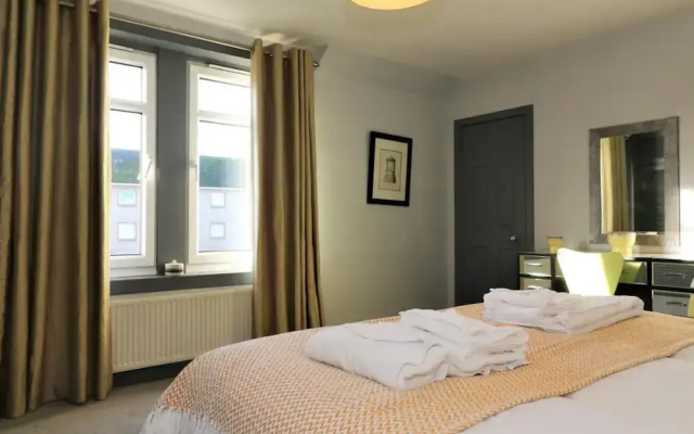 Burnbank House - Hamilton