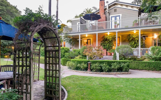 Simpson House Inn