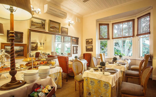 Goble Palms Guest Lodge & Urban Retreat