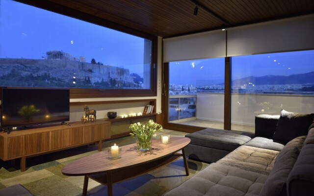 Karyatis Luxury Maisonette by K&K