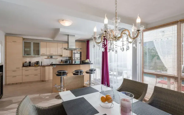 Holiday Flat in the Centre of Soll With Pool