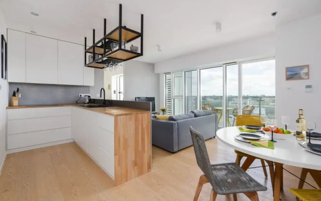 Apartment Dzielnica Cesarska by Renters