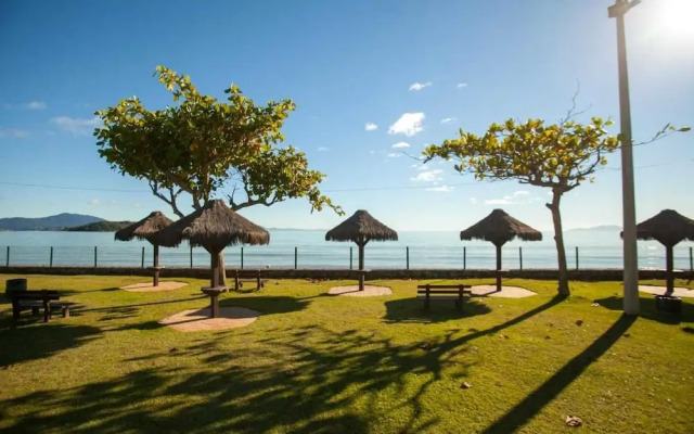 Tropical Hotel Residência / Rafael Almeida Imóveis