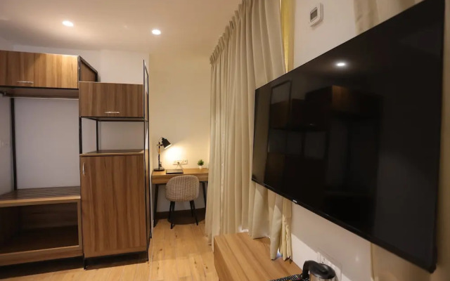 Pondy Heights - Suites and Studios