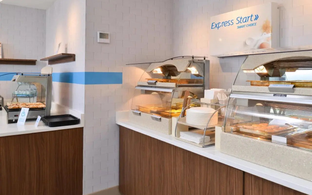 Holiday Inn Express & Suites Buffalo Downtown - Medical CTR by IHG