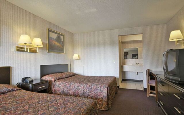 Super 8 East Lansing/University Area