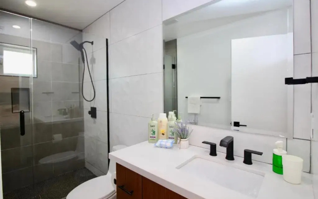 Los Angeles 3BR&3BT Villa Suites with Free Parking