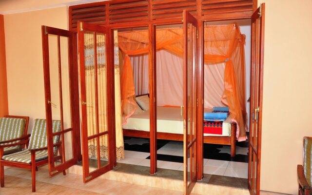 Leopard City Hostel