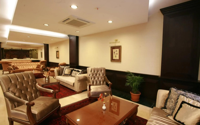 Maywood Hotel
