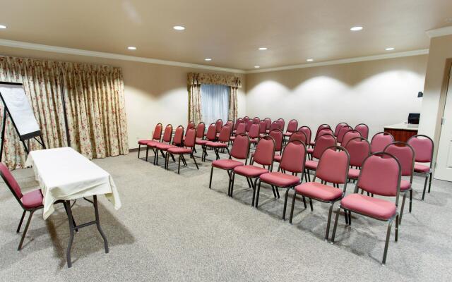 Holiday Inn Express & Suites Mountain View Silicon Valley by IHG