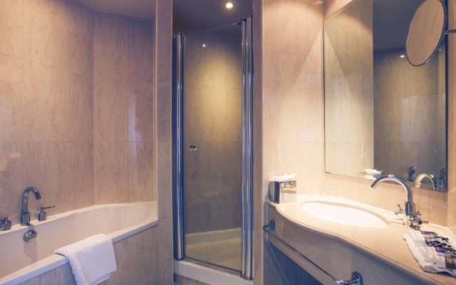 Holland House Hotel Cardiff By Sunday