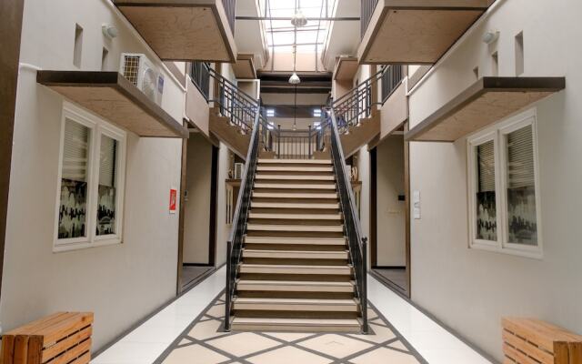 OYO Life 2399 Gerbera House - Kos Putri