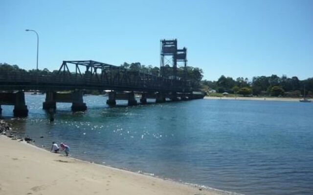 Bridge Motel