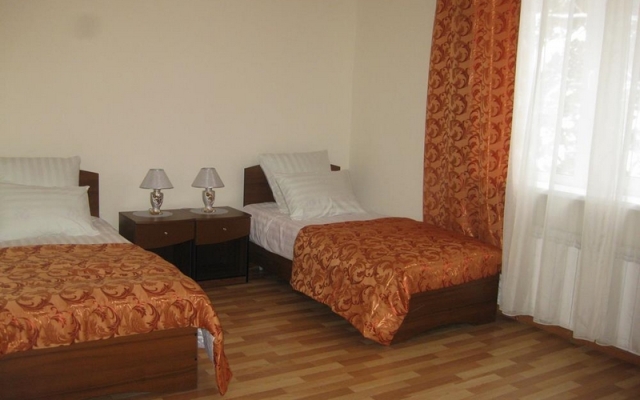 У Трех пещер