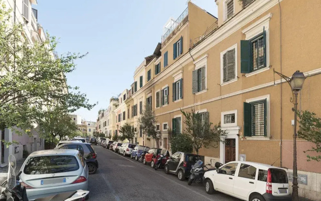 Santa Maria Maggiore Terrace Apartment