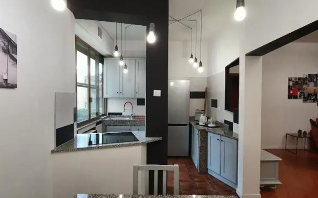 2 bed flat Centre & Stadio free parking