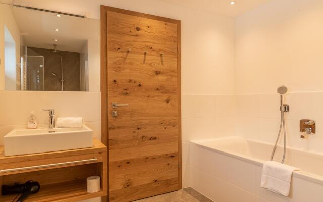 Finest Villa Zell am See - Penthouse Sauna