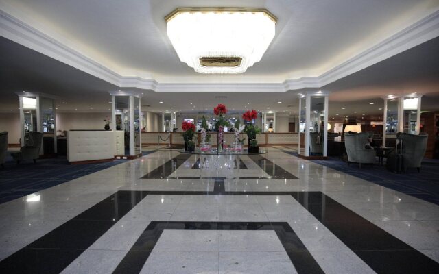 Renaissance London Heathrow Hotel