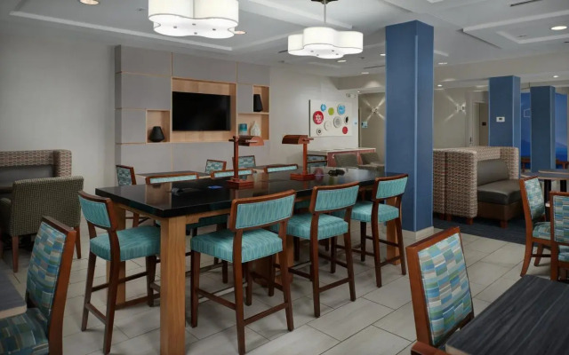 Holiday Inn Express & Suites Oxford by IHG