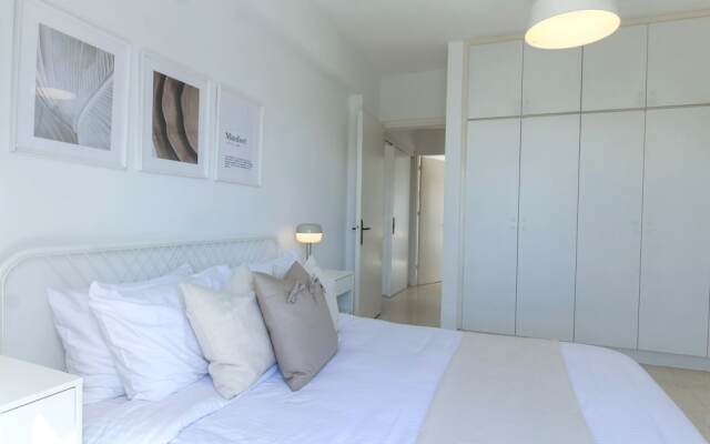 Phaedrus Living Byzantium Modern City Flat