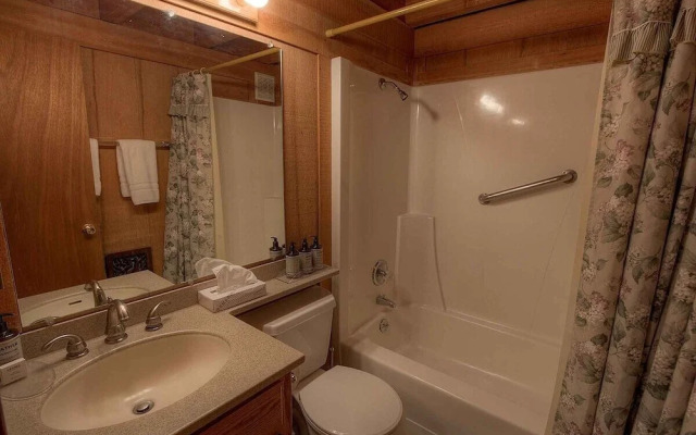 Chimney Rock Condo 3 Bedroom Condo by RedAwning