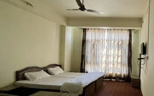 Goroomgo Burge Green Guest House