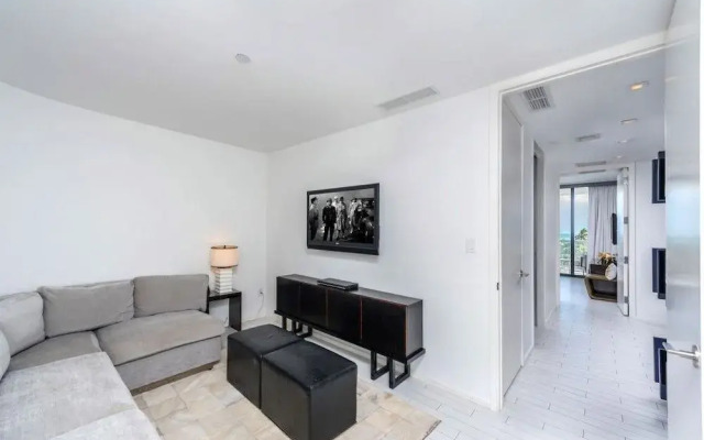 Collins Avenue Condo #90426