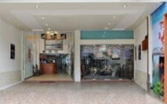 Vong Canh Hotel