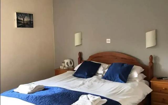 Strathcarron Hotel