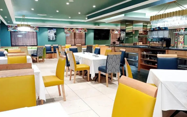 Sparkling Waters Hotel & Spa