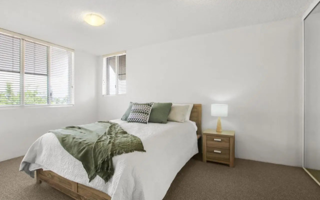 Pumicestone Lodge Unit Twelve, 26 Maloja Ave