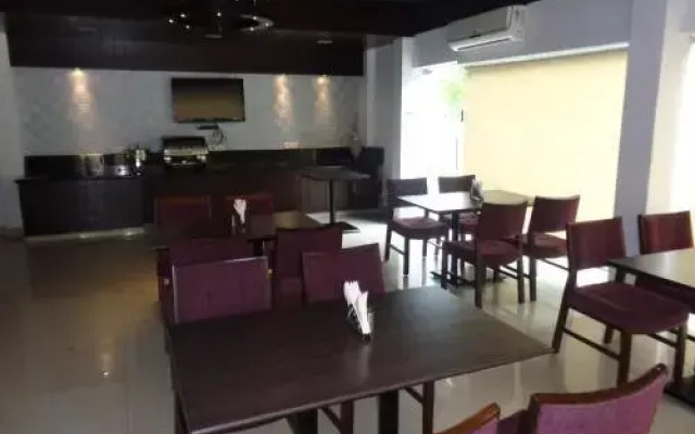 Oyster Airport Hotel