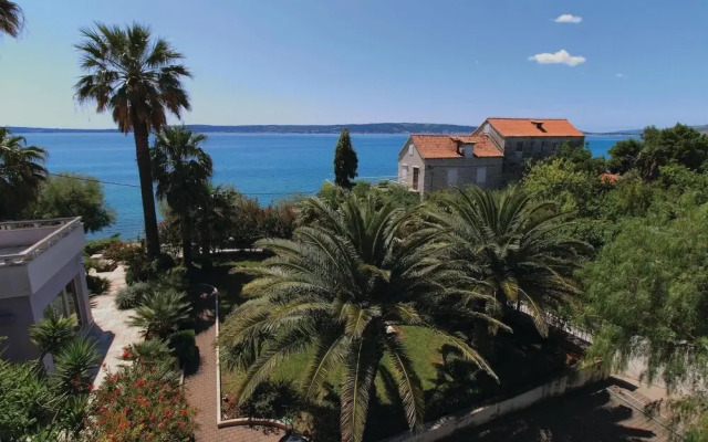 Nice Home in Kastel Luksic With Wifi and 1 Bedrooms