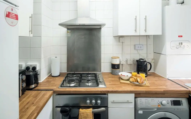 Sunny 2B/1B Flat nr Borough Market, Central London