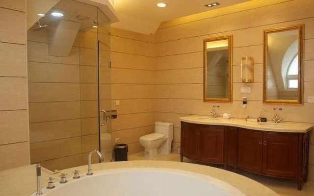 Harbour Plaza Hotel