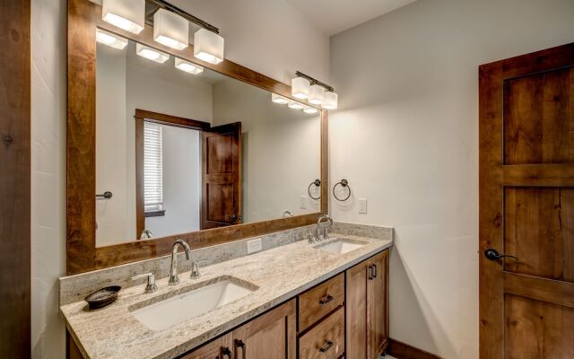 Steamboat Springs Skiers Townhouse by RedAwning