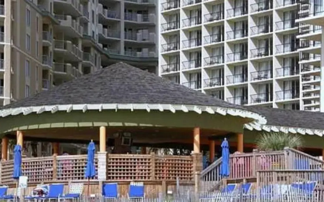 RedAwning Royale Palms 1003