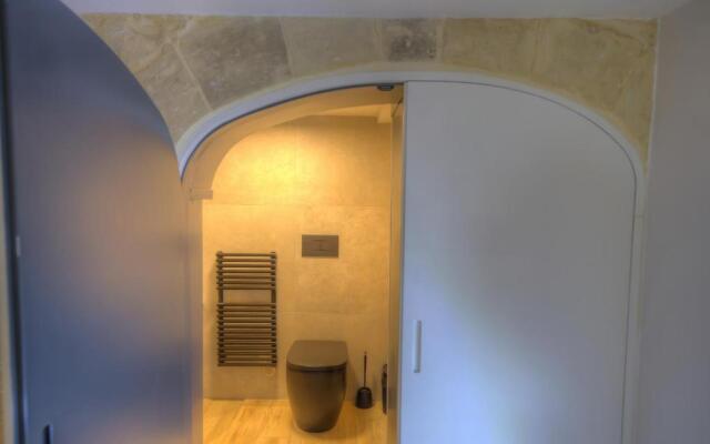 Cute and modern duplex apartment in ideal location RCAS1-1