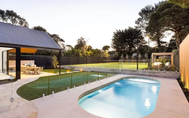 Maude Luxe Resort Style Amenities